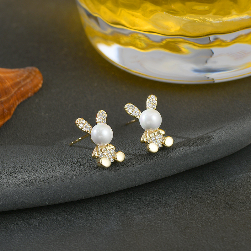 Fashion Rabbit Copper Inlay Artificial Pearls Zircon Ear Studs 1 Pair display picture 3