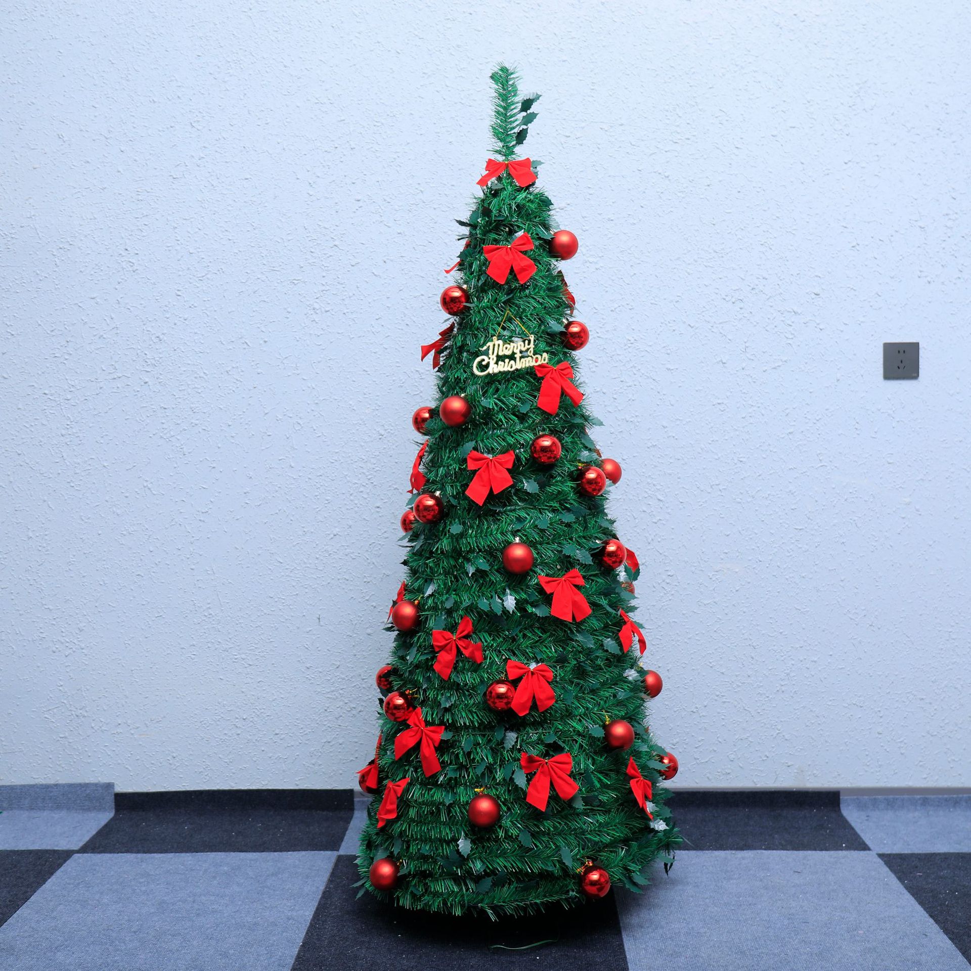 Árbol de Navidad retráctil plegable paquete doméstico decoración de Navidad árbol de torre de PVC 1.8m nuevo solo transfronterizo