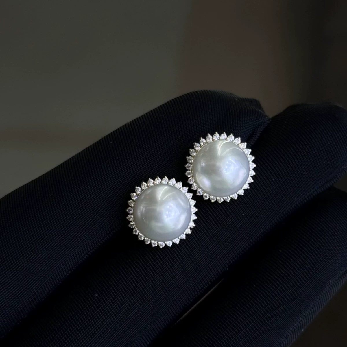 Pt900 платиновые аксессуары серьги-подсолнухи с инкрустацией цирконом и бусинами 9-10 мм