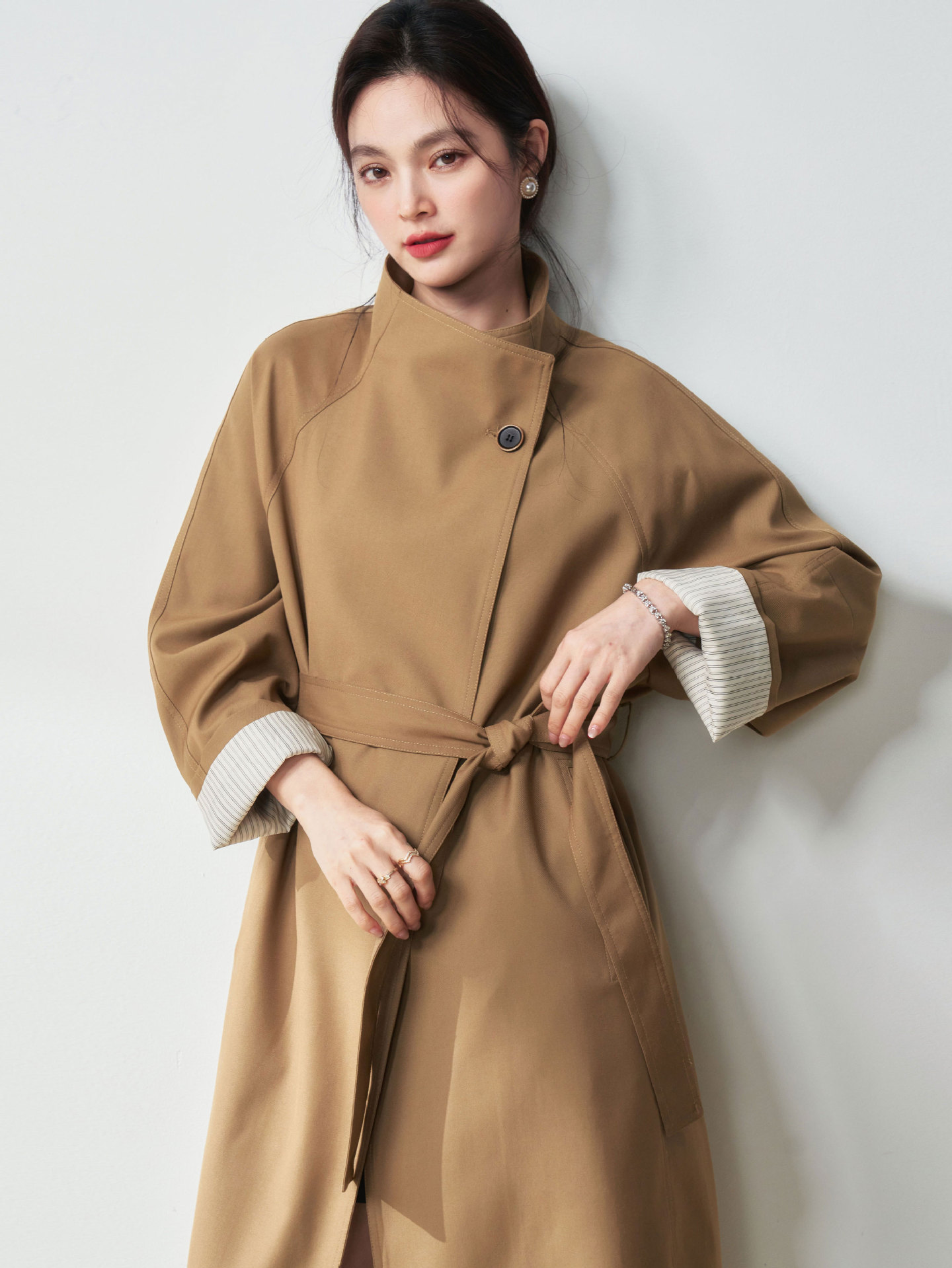 26春 シンプルROW風 立ち襟デザイン シンプルカジュアル通勤風 ロングコート ミドル丈 ウインドブレーカー 25075