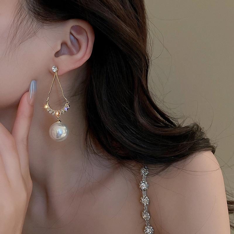 Fashion Geometric Copper Inlay Artificial Pearls Zircon Drop Earrings 1 Pair