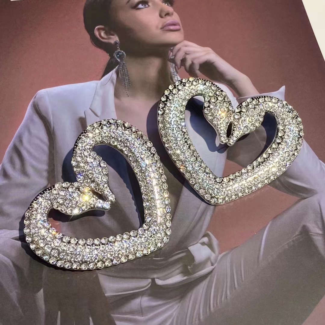 Fashion Heart Shape Alloy Inlay Rhinestones Womenu0027S Ear Studs 1 Pair