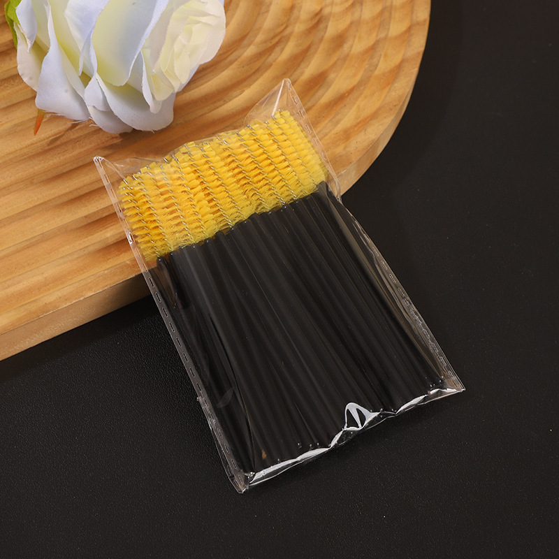 검은 막대 노란색 브러시