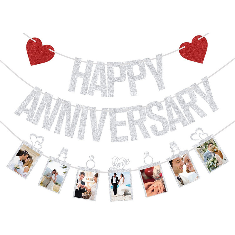 Happyアニバーサリーバナー結婚記念日のテーマは、銀色の玉ねぎの写真のバナーを引っ張る|undefined