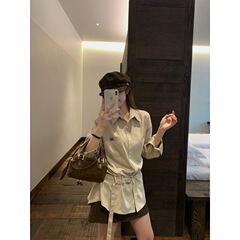 蝴蝶金属标收腰翻领衬衫女通勤休闲宽松百搭长袖上衣秋季