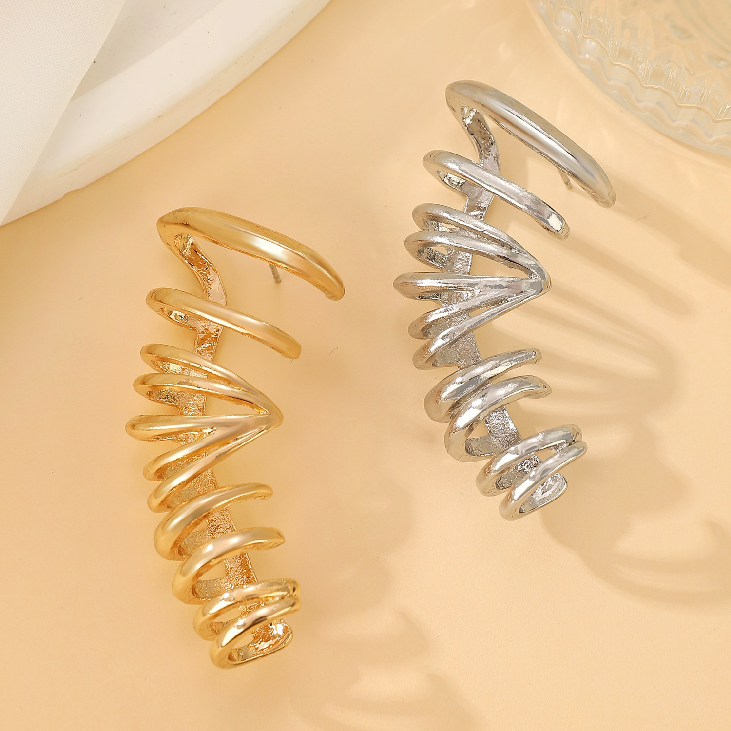 Clip punk esagerata per donna senza fori, nuovo gancio per orecchio geometrico con spine di zircone a forma di drago cinese_voghion.com