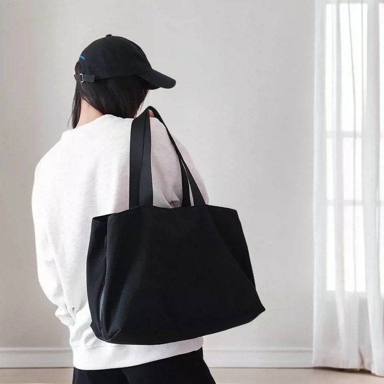 2025 Women's Tote Large Capacity Laptop Single Shoulder Handbag Commuter Travel Bag Multi-Pocket Lightweight_voghion.com