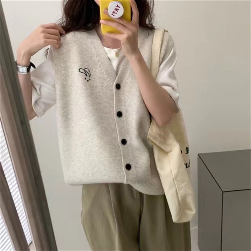 韩版针织毛衣马甲女春秋新款刺绣无袖叠穿单排扣显瘦外穿背心开衫|undefined