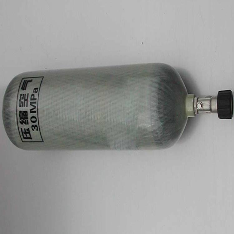 El cilindro de oxígeno de fibra de carbono es resistente a la corrosión, tiene una larga vida útil y es fácil de operar.