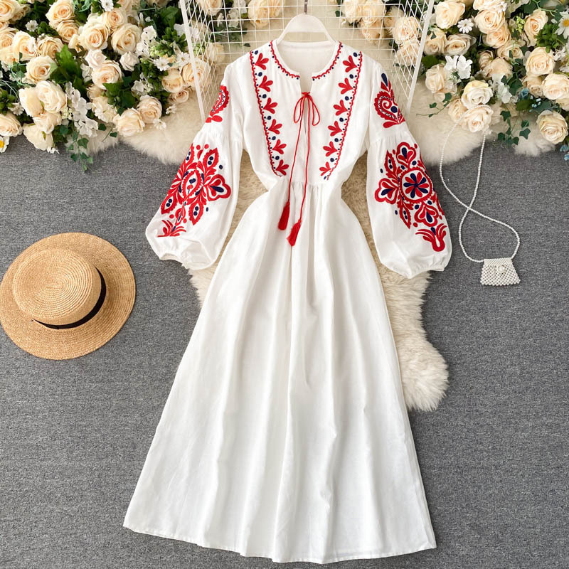 Bohemian Ethnic Style Embroidered Flower Round Neck Lantern Sleeve Pleated Loose Slimming All-match Long Dress for dress Women