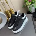 Black Upper White Tail
