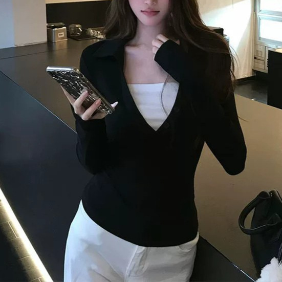 Wholesale autumn and winter 260g customizable spicy girl faux two-piece V-neck long-sleeve t-shirt for women, slim-fit waist-cinching top