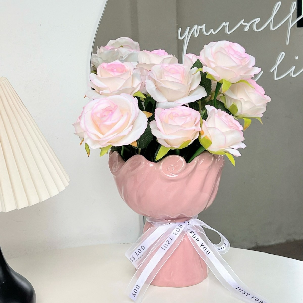 Internet-Famous Light Luxury High-End Ceramic Hand-Held Flower Vase, Suitable for Hydroponics and Flower Arrangements