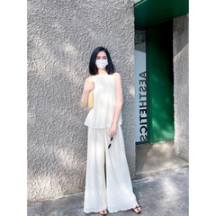 2025夏服の上着夏の新型韓国ドラマの女性は高級感のある首のベストのズボンのスーツの2つのセットを着ます。
