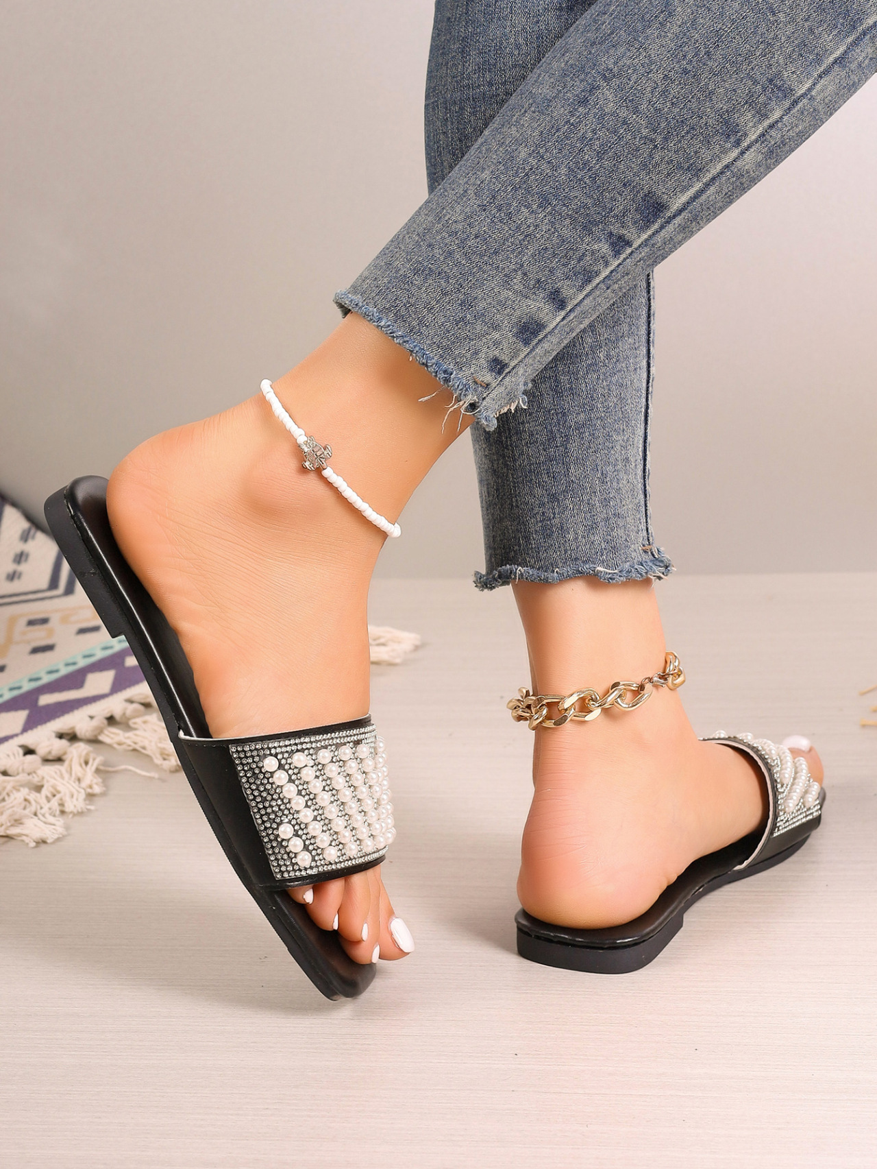 Casual Women's Slides With Pearls Square Toe Beach Sandals_voghion.com