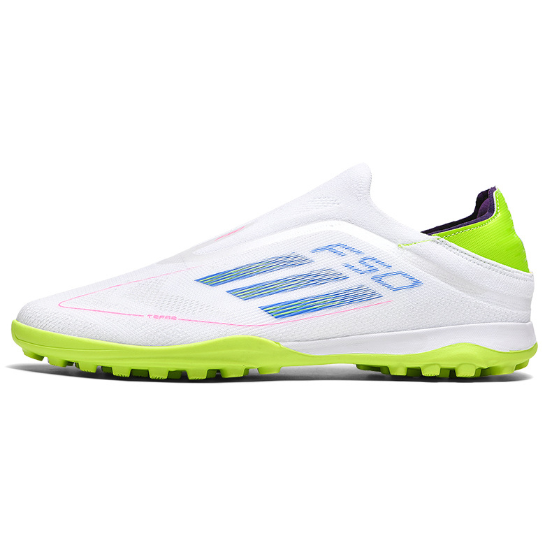 Uñas rotas: blancas y verdes.