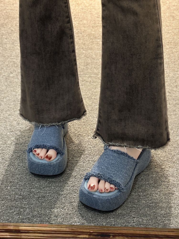 Niche simple denim fashion platform thick-soled wedge sandals for women 2023 new open-toe temperament beach slippers_voghion.com