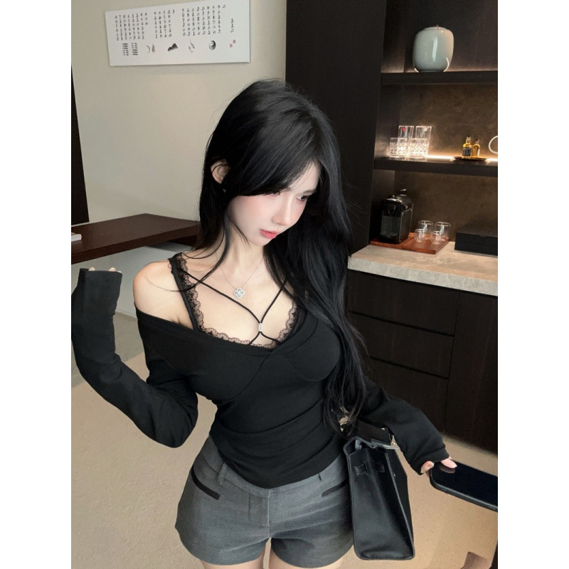 Sexy fitted black lace bra