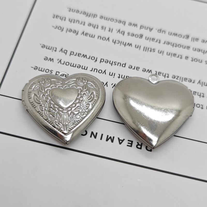 in stock wholesale 316 stainless steel box heart-shaped pendant love box can be opened for photo necklace accessories