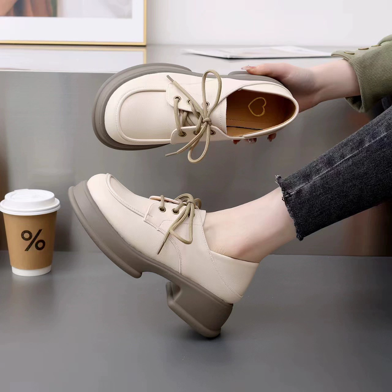 Loafers, high fashionable universal footwear platform for mother English style for leisure, soft sole