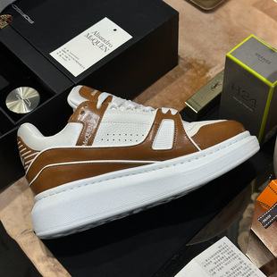 �������S؛~trainer�ȗl�y����ɫ��Ƥ���С��Ь ��ʿС�ֶ���Ь