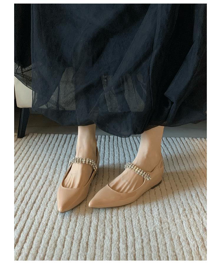 La versión de piel de oveja francesa pequeña altura interior zapatos de punta plana zapatos de diamante de mujer un cinturón de zapatos de mujer Mary Jane