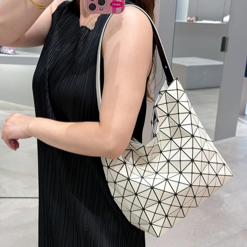 Miyake 2025 July New Moon Bag Ballet Bag Valley Handbag Shoulder Bag Underarm Bag Geometric Diamond Pattern Lifetime Bag