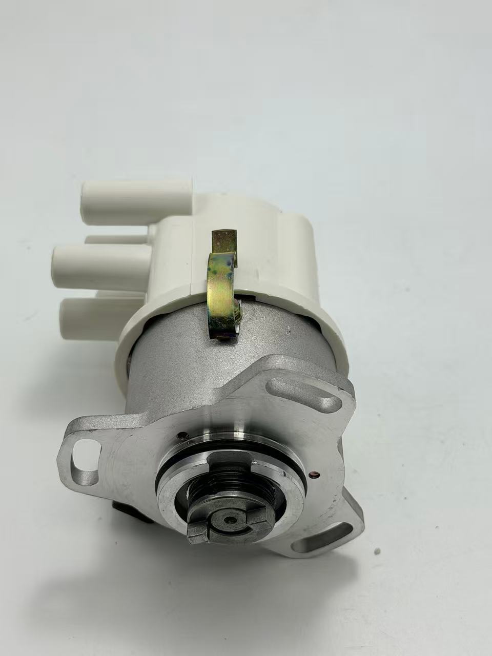 3247 distributor is a popular product suitable for Toyota car ignition distributors DT453L wholesale