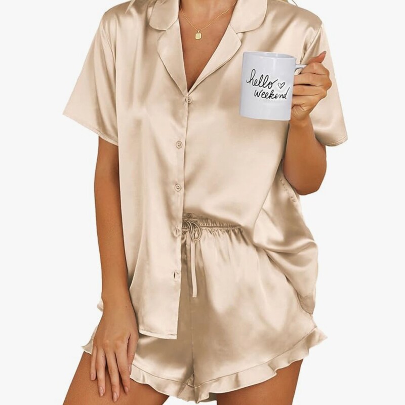 Customized Amazon Hot-Selling Women's Loungewear Wedding Bridesmaid Pajama Set Satin Short-Sleeve Shorts for Outdoor Wear with a Cool Feel