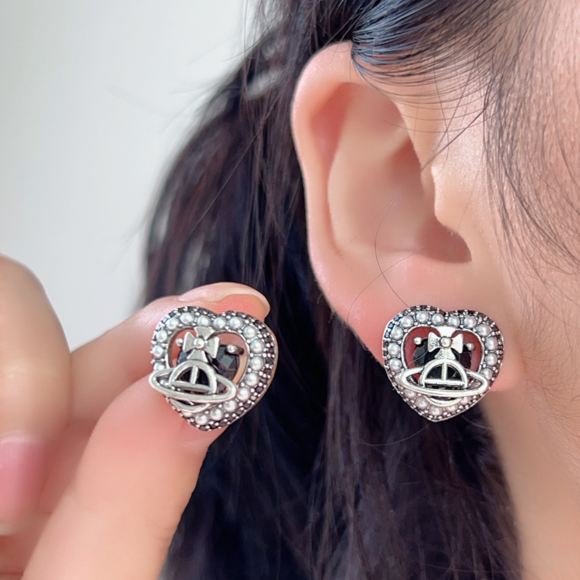 Fashionable design sophisticated elegant earrings from pearl