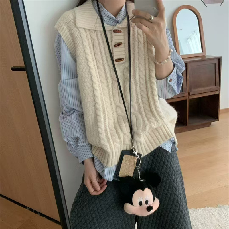 2026新款Polo领休闲设计感毛衣背心韩系ins牛角扣麻花针织马甲女