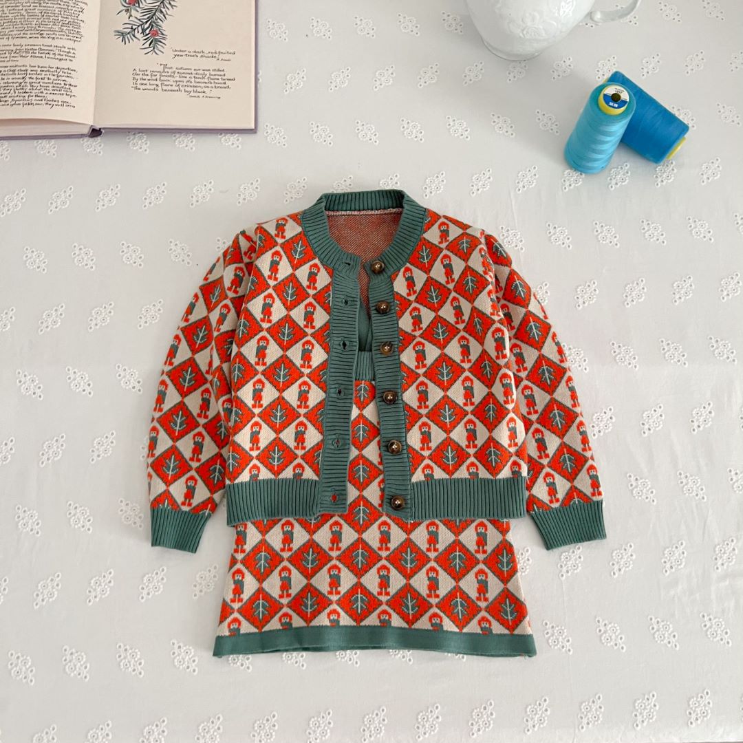 2024 Autumn/Winter New Western Trend Baby Knitted Cardigan Top Sweater Strap Dress Two Piece Set for Girls_voghion.com