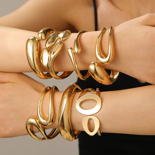 Eurasian cross-border fashion exaggerated bangle bracelet for women, open-style hip-hop irregular alloy bangle