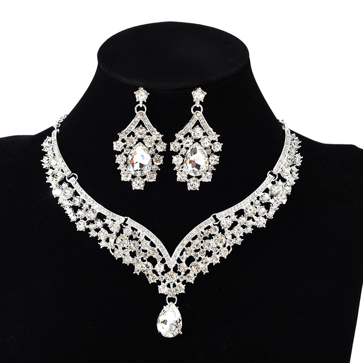 Ensemble collier et boucles d'oreilles pendentif exagérés, style rétro européen et américain, orné de pierres précieuses en cristal, chaîne ras du cou pour femme._voghion.com