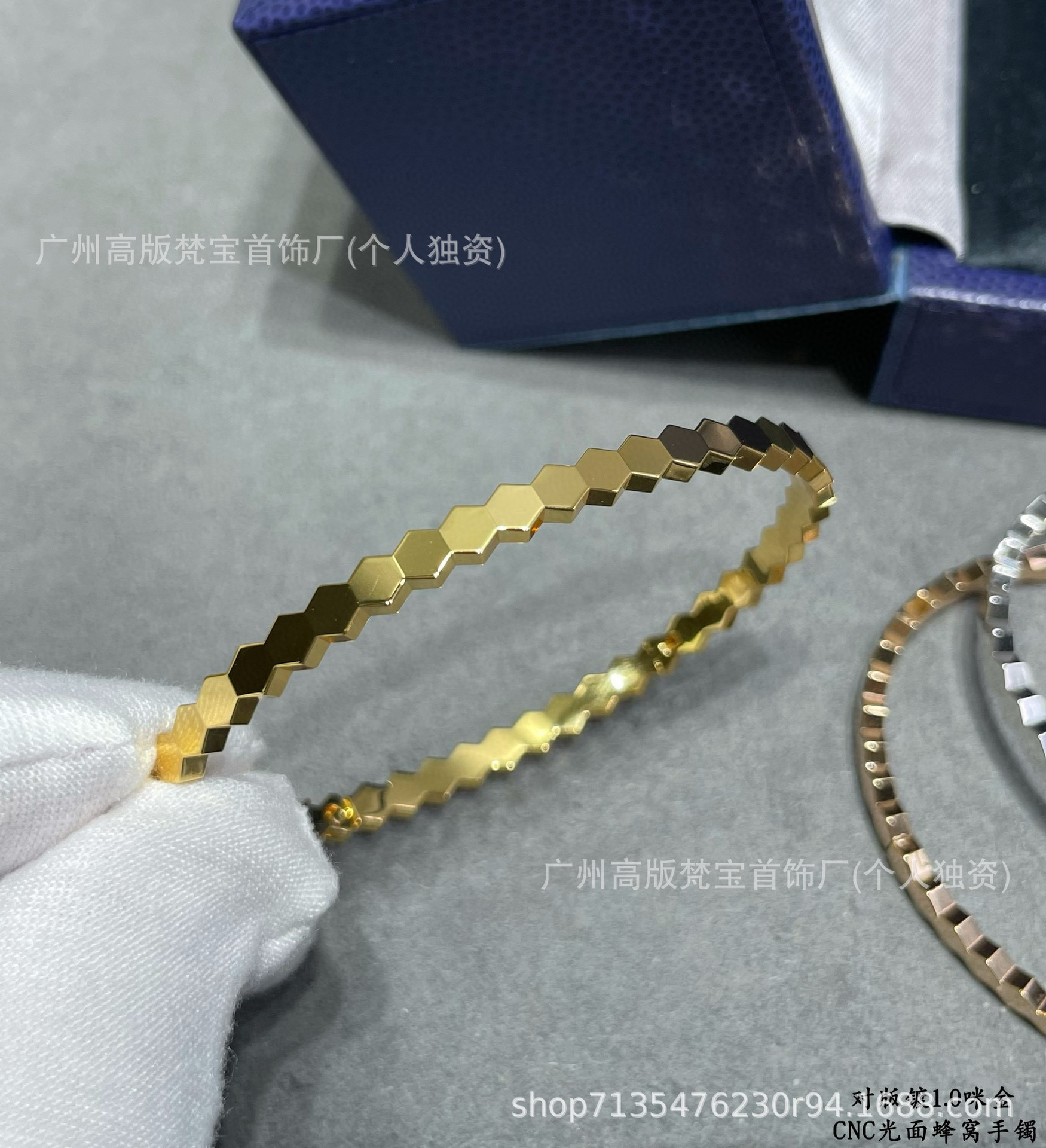 高バージョンV金CNC精雕尚美蜂の巣ブレスレットのハニカムにドリルがない