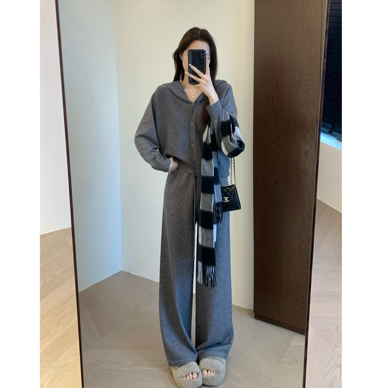 立体剪裁 羊毛混纺柔软轻盈宽松落肩针织连帽衫阔腿裤套装谷町/GD|undefined