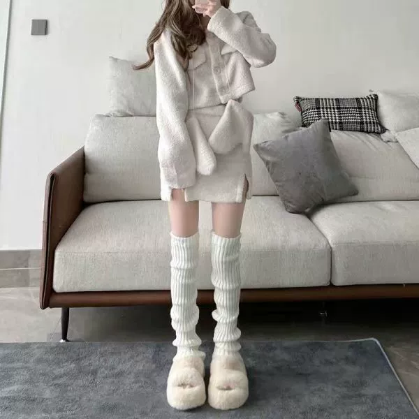 [Vertical Piles of Socks] White 70cm