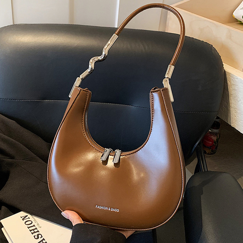 Elegant halvmåneformad handväska för damer mångsidig axelväska_voghion.com