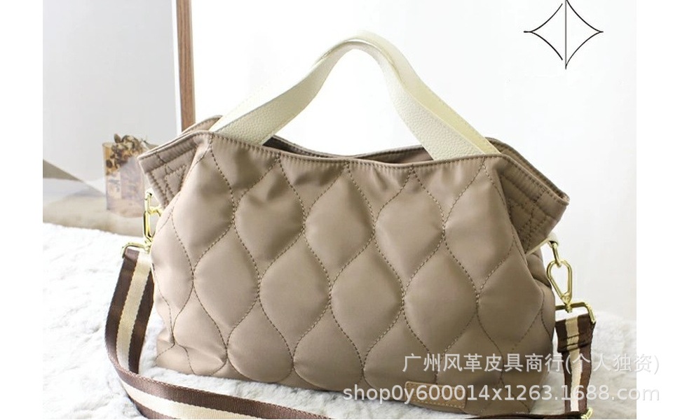 Japanese Style Quilted Women's Tote Bag - Large Capacity Commuter Bag, Lightweight Waterproof Nylon Shoulder Handbag & Crossbody Bag - Thumbnail 7