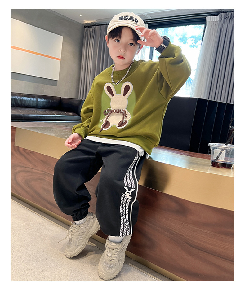 Conjunto de dos piezas con sudadera con capucha para niño otoño_voghion.com