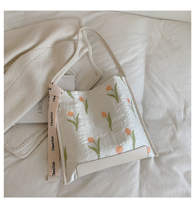 2022 Été Nouvelle Fleur De Mode Large Bandoulière Aisselles Sac display picture 1