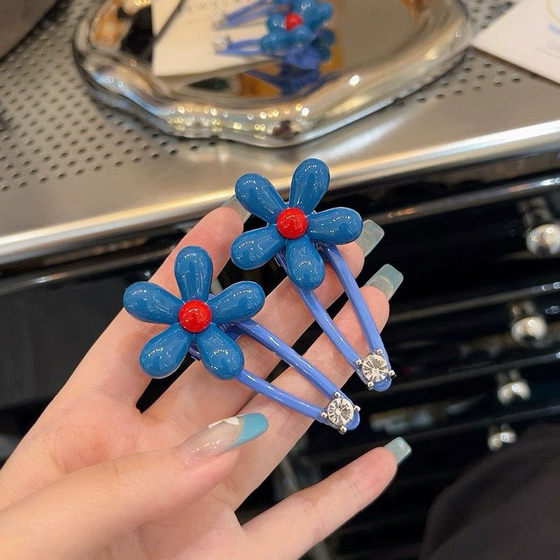 2025 nuevo broche de arco de flores coreana dulce broche de borde pequeño viento crema fresca broche para mujeres