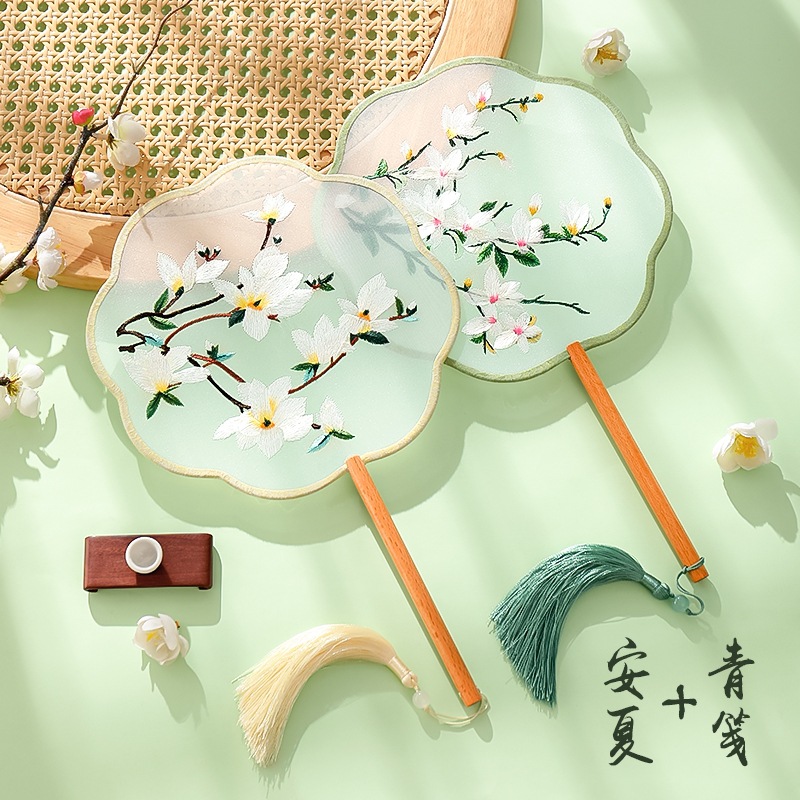 Fan de grupo bordado antiguo ventilador de baile chino estilo Han cheongsam doble cara Suzhou bordado ventilador redondo de danza infantil al por mayor