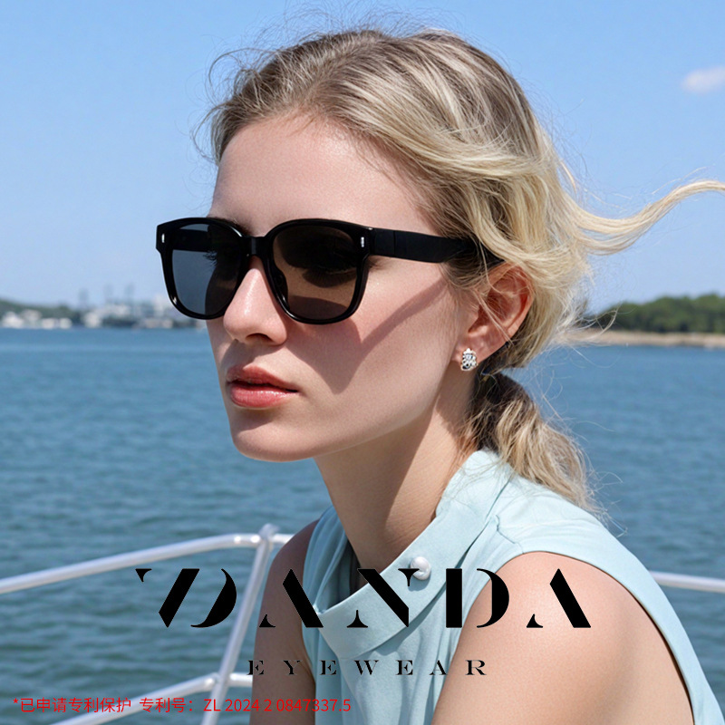 Las gafas de sol polarizadas con espejo único y doble propósito TR se pueden usar con una sola funda y miopía. Gafas de sol de cercanías de moda y versátiles