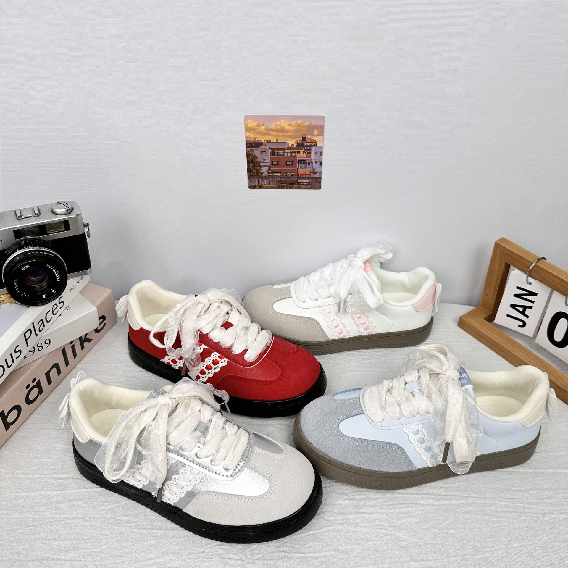 Zapatos de entrenamiento alemanes de suela gruesa de onda lejana para mujer 2025 primavera nuevo clásico retro Forrest Gump zapatillas de costura de encaje