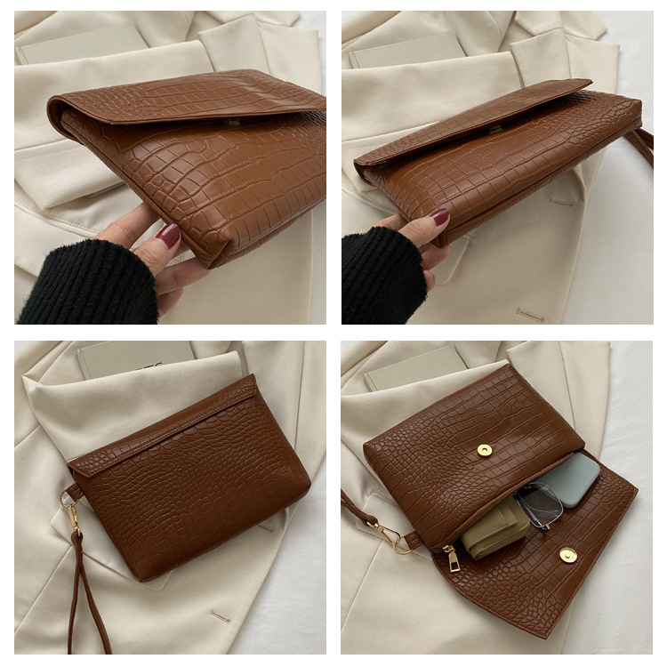 Women's Medium Pu Leather Solid Color Vintage Style Magnetic Buckle Envelope Bag display picture 1