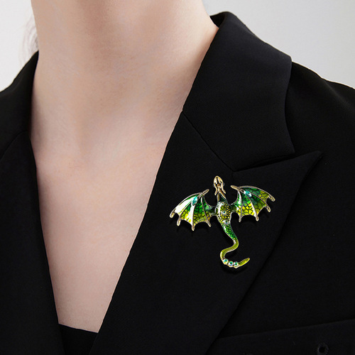 Retro dripping oil cartoon flying dragon style brooch men's personalized suit coat accessories pin jewelry cross-border supply