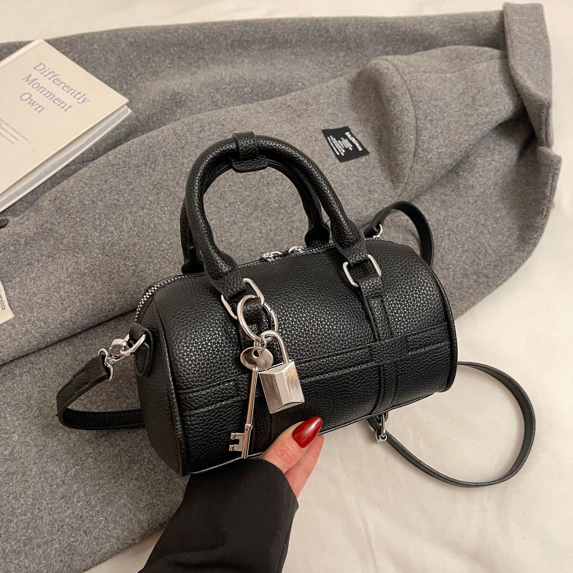 Fashion Women's Bowling Bag 2025 Autumn New Arrival Minimalist Niche Trendy PU Leather Shoulder Crossbody Work Bag - Thumbnail 8