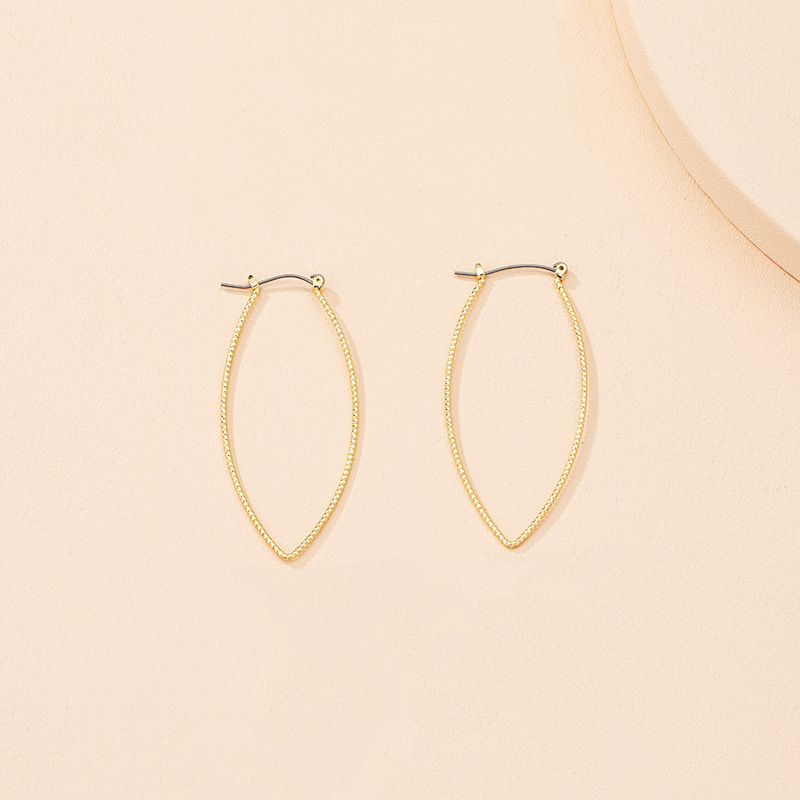 Fashion Geometric Circle Alloy Earrings Wholesale display picture 3