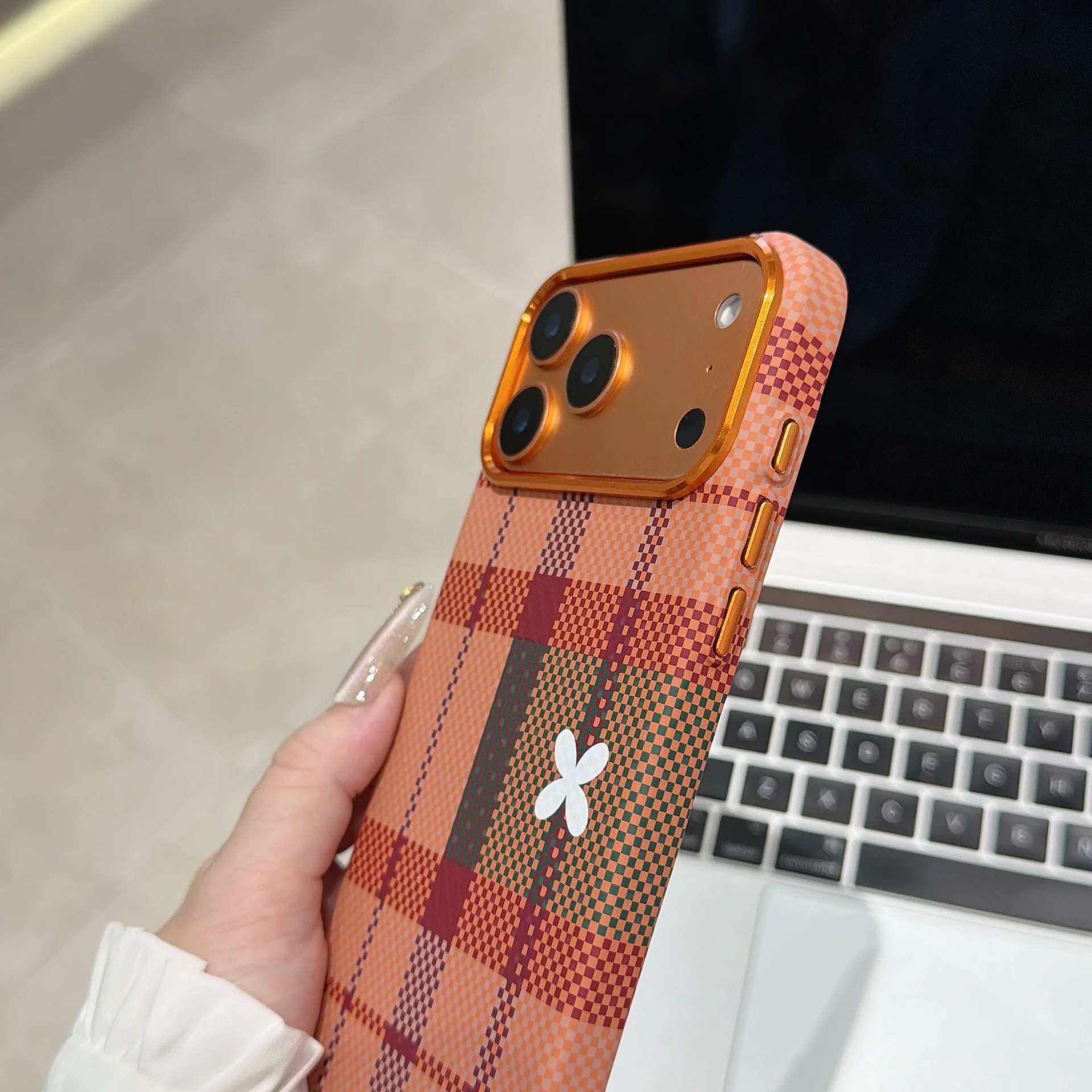 适用iPhone18promax格津生花磁吸手机壳时尚苹果17硬壳防摔保护套